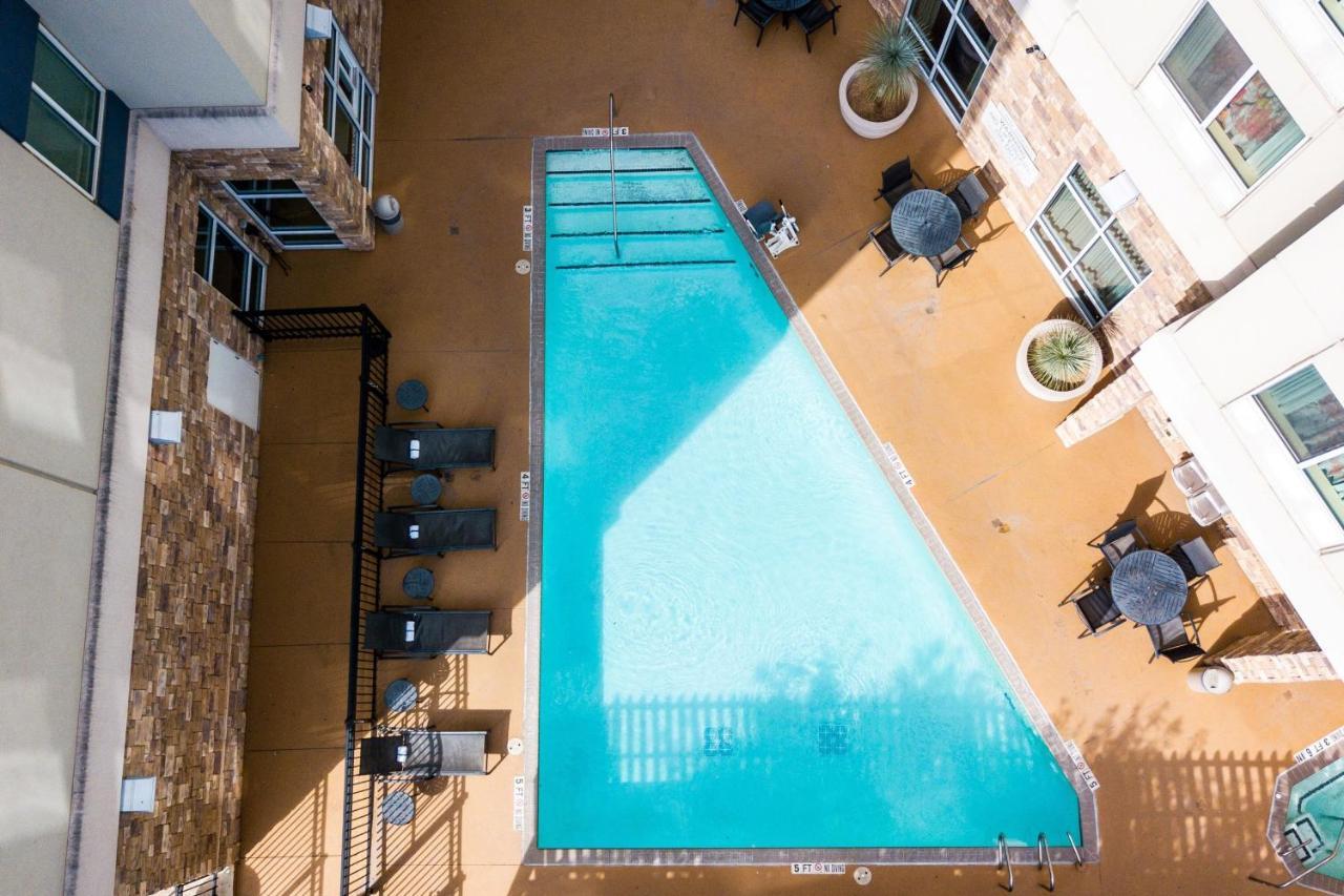 Fairfield Inn & Suites By Marriott San Antonio Downtown/Alamo Plaza Zewnętrze zdjęcie